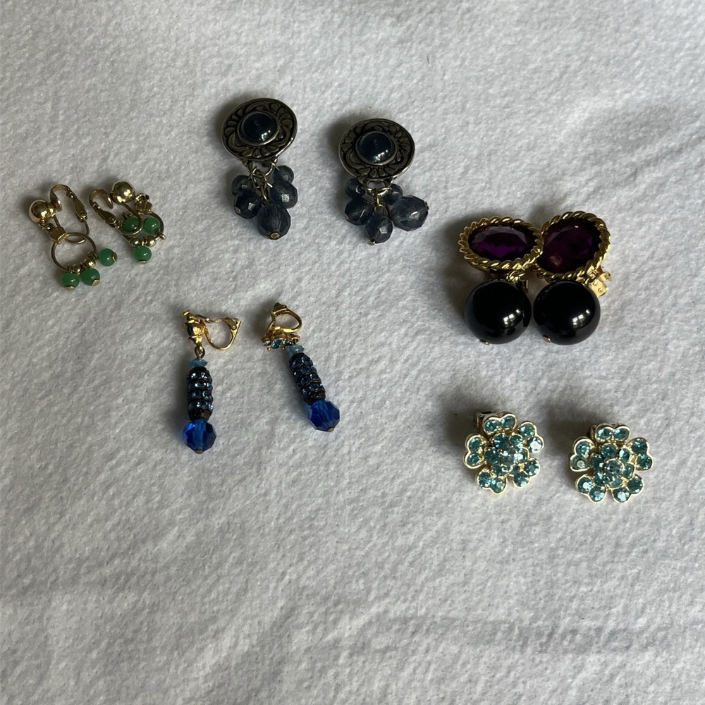 VTG Clip On Earrings Assortment Of 5 Pairs Blue Green Purple Gold Tone Earrings